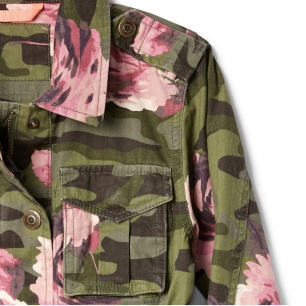 Girls Gap Camo and Floral utility jacket - Picture 2 of 5